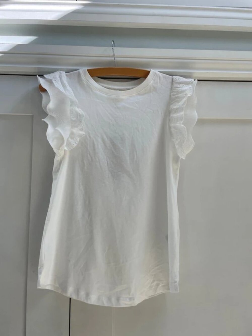River island white summer top. Never worn, tags still on